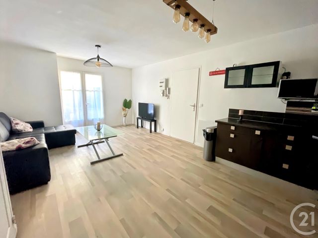 Appartement F2 à vendre - 2 pièces - 56.2 m2 - VERNOUILLET - 78 - ILE-DE-FRANCE - Century 21 Les Deux Rives